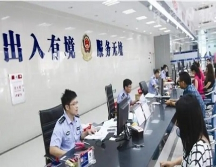 智新触摸查询一体机助力广东省出入境管理局形象升级